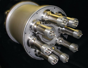 Detector with demountable PMT assembly Detector with demountable PMT assembly