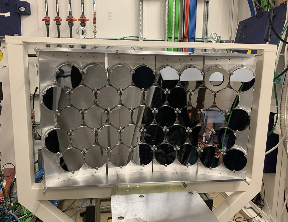 Si(220) Spherically Bent Crystal Analyzer MATRIXS Analyser of SOLEIL Synchrotron GALAXIE Beamline 4 blocks of 10 Si(220) Spherically Bent Crystal Analyzer (SBCA) supplied by Saint-Gobain Cristaux & Detecteurs in France. (Total 40 Si(220) Spherically Bent Analysers)